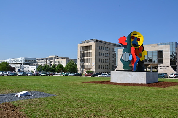 L’Anti-Robot de Karel Appel (1976), retrouve enfin ses couleurs !