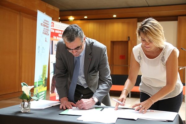 Signature de renouvellement de convention uB/Caisse d’épargne