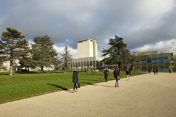 Signature de la convention univerCités