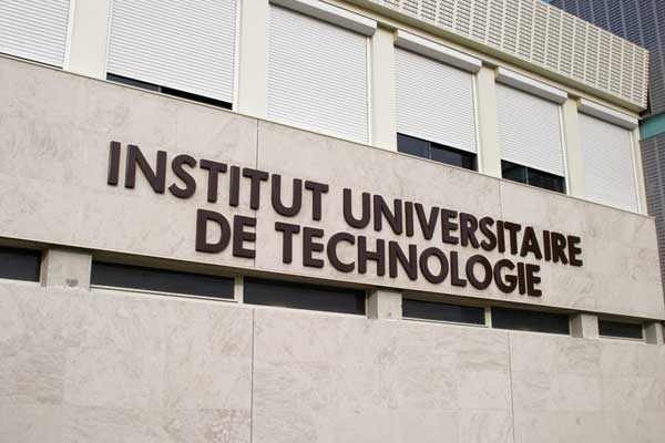 L’IUT de Dijon-Auxerre recrute un enseignant contractuel spécialité informatique et réseaux