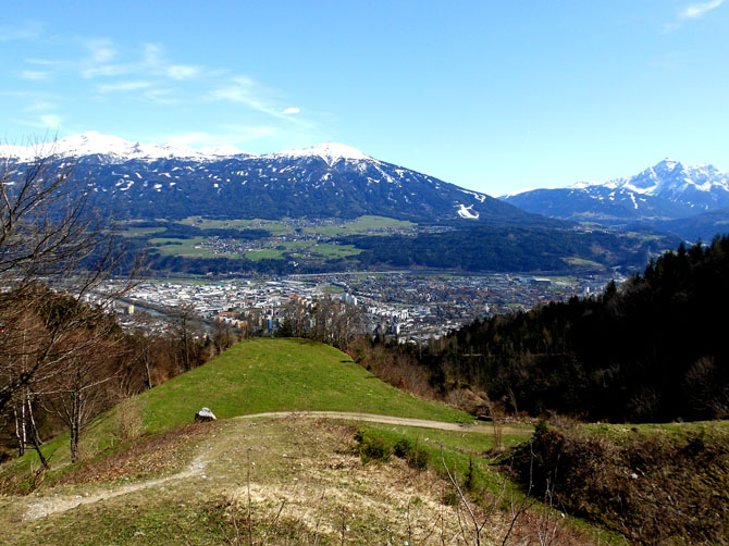 1ère randonnée au-dessus d'Innsbruck le 14 avril, jusqu'à l'Arzler Alm, bar-chalet.