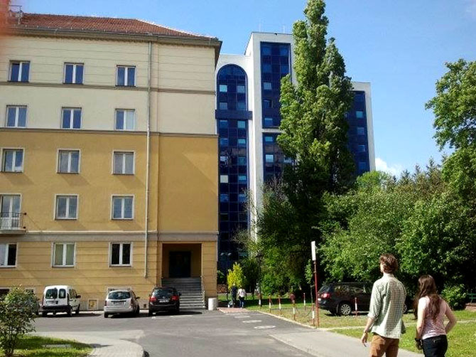 Mon université d'origine : Maison d'étudiant à Opole.