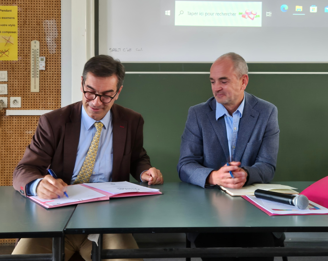 L’université de Bourgogne signe l’Accord de Grenoble