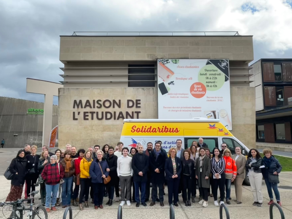 Solidaribus : le Secours Populaire roule jusqu’au campus de Dijon 2 fois par mois